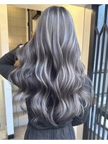 ヨロ 小岩(YOLO)&nbsp;ハイライトカラーミルクティーベージュケアブリーチダブルカラー