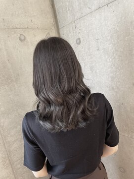 リビンバイアフロート(Livin by afloat) 透明感カラー　ネイビーグレー　おおたかの森