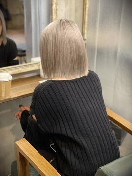 ルフレ 新宿本店2nd(Reflet) ハイトーンボブ/ホワイトカラー