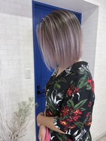 シェミール(CHEMIR)&nbsp;切りっぱなしボブシャドールーツバレイヤージュシルバー四日市