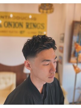 フォーコーナーズカットショップフェイビーズ 名古屋西(FourCornersCutShop favey's) low fade