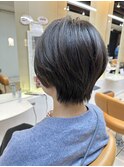 大人可愛い艶カラーカーキベージュブラウンミニウルフショート