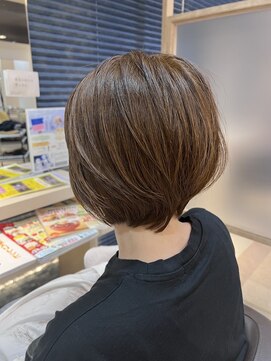 ヴィヴァーチェイルソーレ(VIVACE ilsole) 白髪ぼかしハイライトベージュカラーコンパクトショートボブ