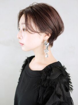 シオン(shion) ショート顔周りレイヤーくびれミディ_ba324172