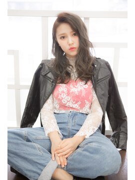 クシュ 所沢西口プロぺ通り(kusyu... ) くびれヘア韓国風巻きアプリコットオレンジ夏ハイライトカラー