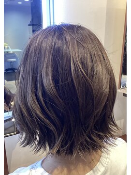 プルースラウンジ(Plus Lounge) ボブレイヤー大人ショートボブハイライト20代30代40代