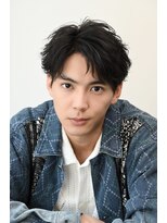 ネイビー(NAVY)&nbsp;ビジネスマンにもおすすめのフェザーパーマ 刈り上げショート