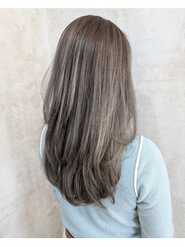 イル(iru) ハイライト/ミルクティーベージュ/レイヤー/白髪ぼかし