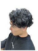 無造作◎刈り上げセンターパートスパイラルパーマ