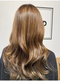 透け感ベージュの大人ロング