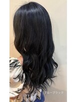 パーミル ヘア クマモト(permille ‰ hair Kumamoto)&nbsp;ブルーブラック×巻き髪