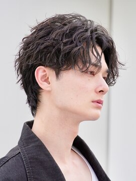 バイフィフス 原宿/表参道(by fifth) 原宿波巻きパーマツイストスパイラルパーマセンターパートウルフ