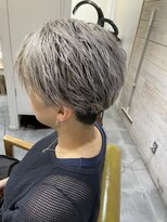 シアン 立川店(Shian)&nbsp;ツーブロック ／シルバー/ レディース