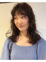 ナヌークカフラ(nanuk kafla)&nbsp;伸ばし中もパーマをかけて、楽しく伸ばす。