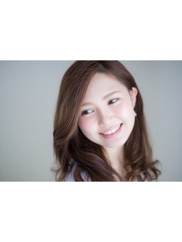 【初回カット+ナチュラルカラー\9500】ダメージレスカラーで透き通るような美髪を叶えます♪