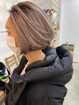 キューズ クラブ(cuz KLUB)&nbsp;【cuzKLUB】ミニボブ×シャドールーツ　ホワイトピンク〔池袋〕