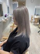 コレット 宇都宮(collet Gigi)&nbsp;斜めバング/グレージュカラー/デザインカラー/グレージュ