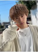 ツイストスパイラルパーマ×刈り上げマッシュで男らしさ◎