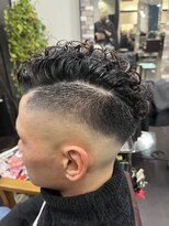 ヘアーメイク ロージー 北18条店(HAIR MAKE ROSY)&nbsp;かき上げヘア七三ヘアツーブロックメンズ波巻きスパイラルパーマ