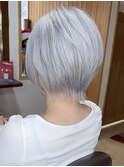 ショートウルフ×ホワイトシルバー×ブリーチ3回