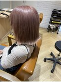 ピンクベージュ