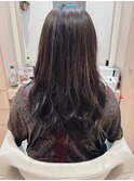 フェミニンロング暗めカラーゆるふわカール短め前髪メッシュ40代