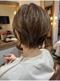 くせ毛カット×レイヤーショート×白髪ぼかし