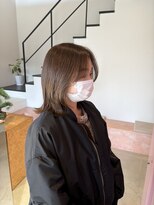 ネイロバイマージ(merge)&nbsp;アッシュベージュ　×　くびれミディアム