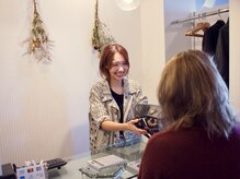 【受付・店内】