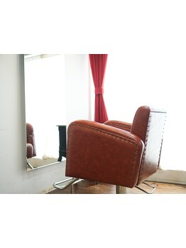 【落ち着いた雰囲気の隠れ家サロン】マンツーマン施術で安心、上質なサービスを提供します。