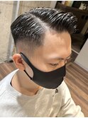 ビジネスショートスキンフェードツーブロック刈り上げスーツ