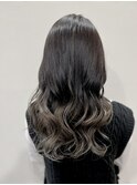 グラデーション×シルバーグレージュ