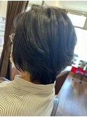40代50代髪型大人上品な夏ヘアー◎暗髪外ハネハンサムショート