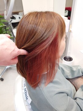 ヘアー2038(hair.2038) サーモンピンクのインナーカラー。