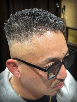 ヒロギンザバーバーショップ 大宮店(HIRO GINZA BARBER SHOP) シルバーメッシュ　メンズカラー　白髪　大宮