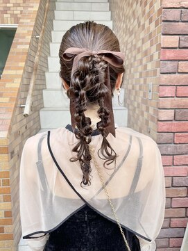 テトラ バイ ネオリーブ 横浜西口店(tetra by neolive) パーティーヘアセット:ゆるタイトポニー 編み下ろし 横浜★