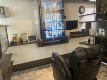 ラルスヘアファクトリー(Laluz hair factory)の雰囲気（国内最先端スマートミラーエシラ導入（AI搭載で骨格診断））