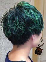 エノア 東京(ENORE) グリーンのハイライトで個性派おしゃれカラー