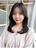 20代30代に人気！後れ毛がかわいい暗髪の韓国風くびれヘア