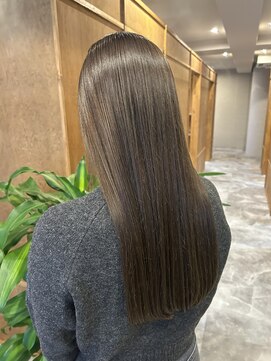 赤みを抑えるブルーグリーンアッシュ