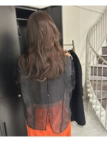 カミエ(kamie)&nbsp;透明感グレージュカラーのセミロングスタイル