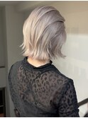 ハイトーンホワイトベージュレイヤーボブ寒色ベージュ海外風ボブ