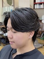 レボルトヘアー(R EVOLUT hair) センターパートウルフツーブロフェザーパーマニュアンスパーマ