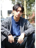 ピチカート(pizzicato) 前下がりセンターパート、ツーブロックショート、セミウエット