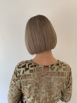 オンヌ(onnu) 切りっぱなしボブ×ベージュカラー