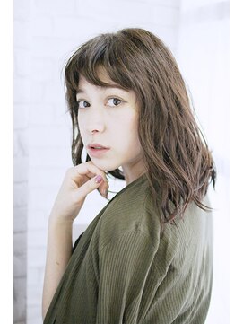 フォーハウス プラスエヌ(FOURHAUS +n) 20代30代40代　モノクロームロング【草津】