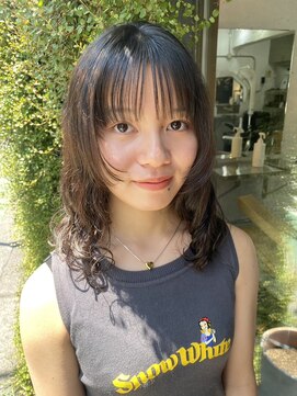 カゼ ダイカンヤマ Kaze DAIKANYAMA 顔まわりカット◯ニュアンスパーマロング