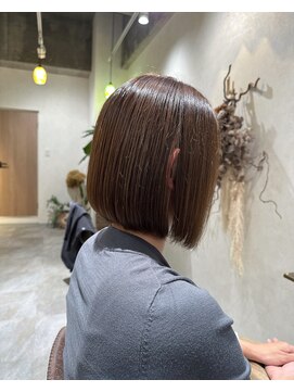 アトリエレゴ(atelier REGO) 【伸ばしかけ切りっぱなしボブ×ミントグレージュ☆】