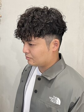 トリコ(ToricO) 刈り上げショート/スペインカール