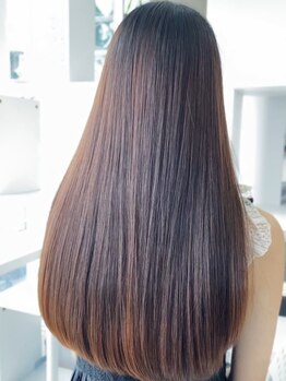 ディール(Deal)の写真/一人ひとりの髪の状態に合わせた施術が好評◎優しい縮毛矯正で髪への負担を最小限に抑え、理想のつや髪に。